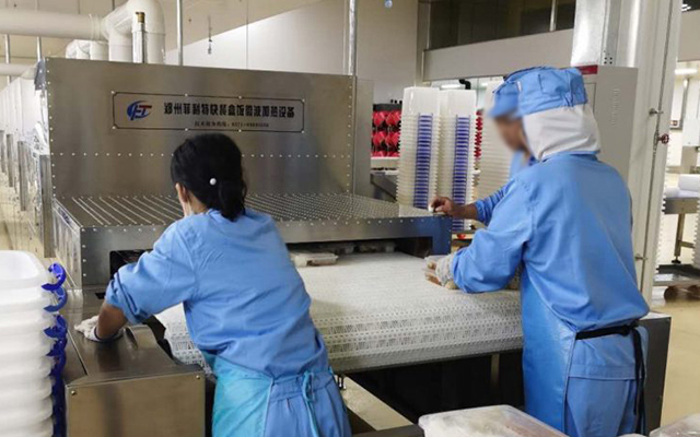 180KW快餐微波加熱設備成功交付河南客戶 180KW快餐微波加熱設備成功交付河南客戶